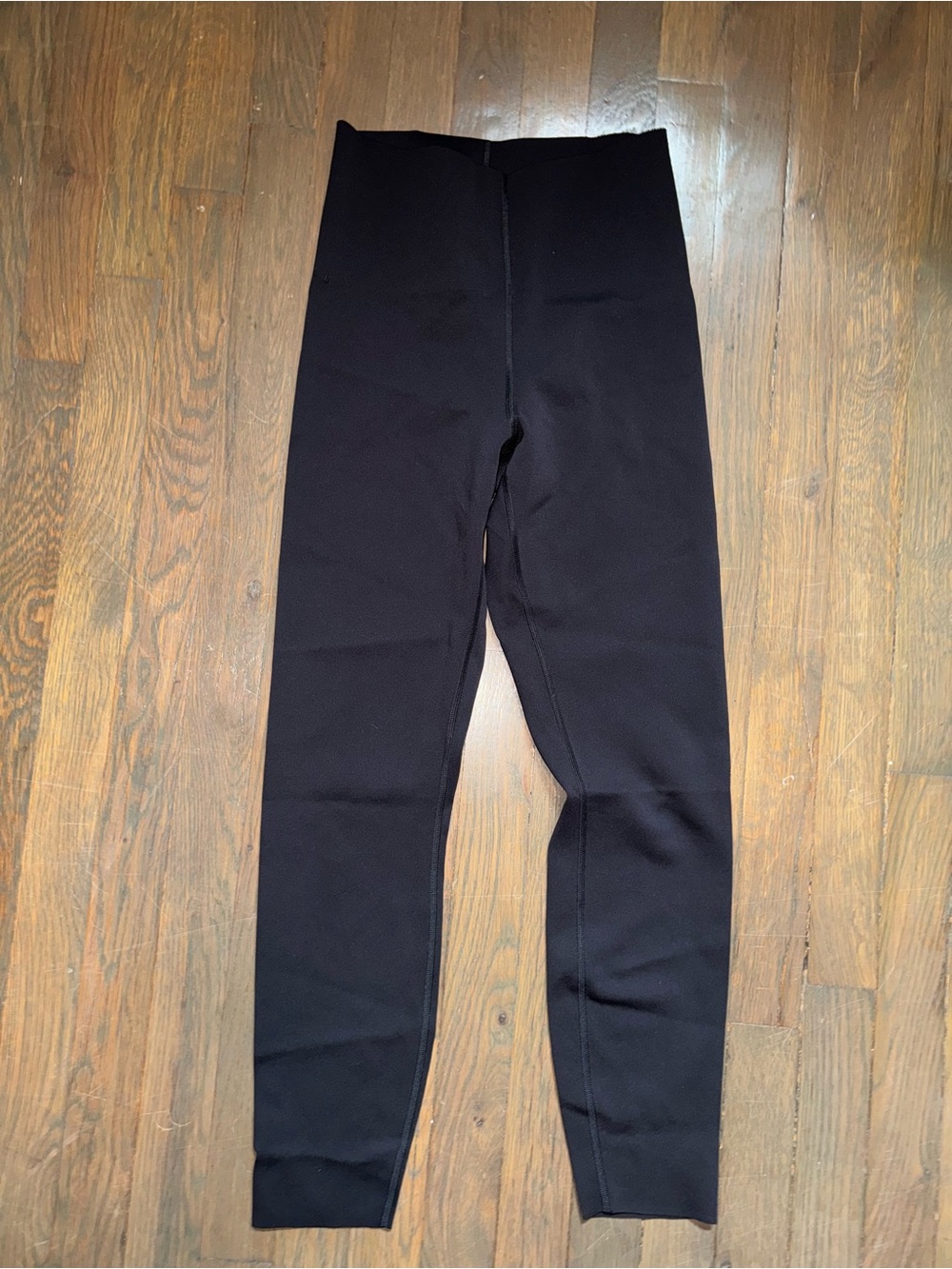 lululemon Glow Ups- HW 25’- size 6- black